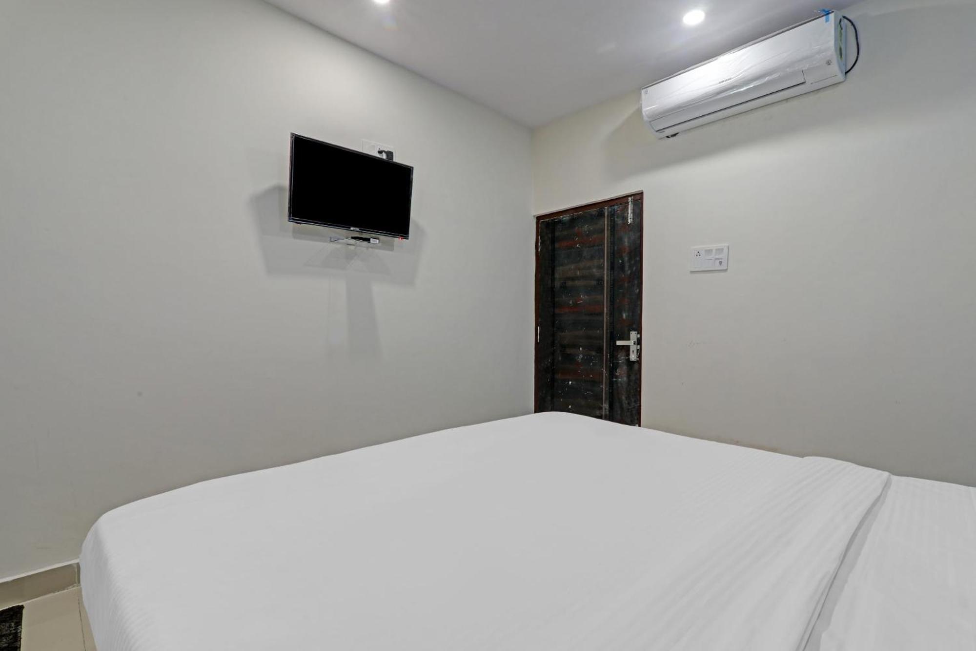 Hotel O Rudra Palace Near Phoenix United Lucknow Esterno foto