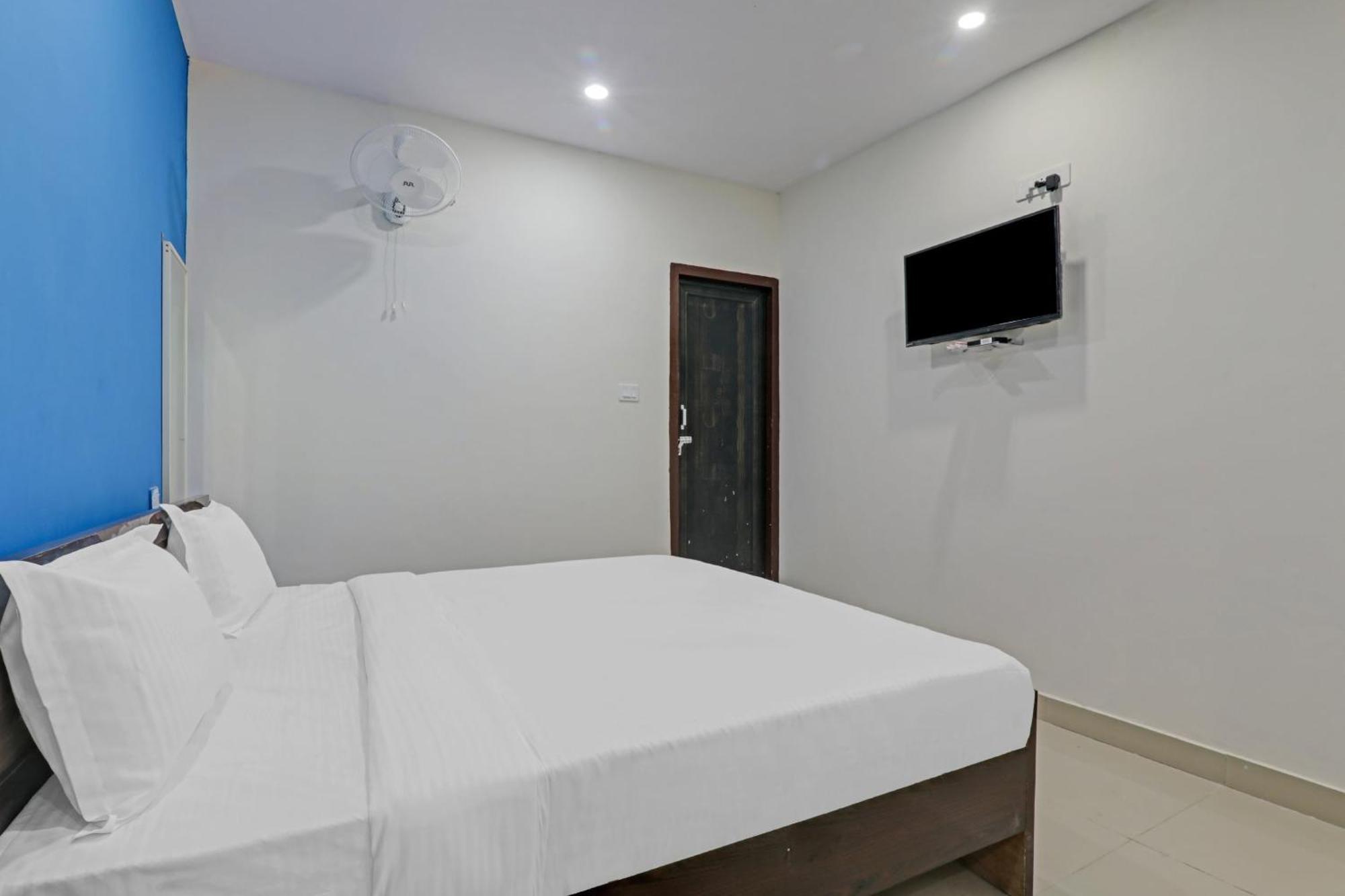 Hotel O Rudra Palace Near Phoenix United Lucknow Esterno foto