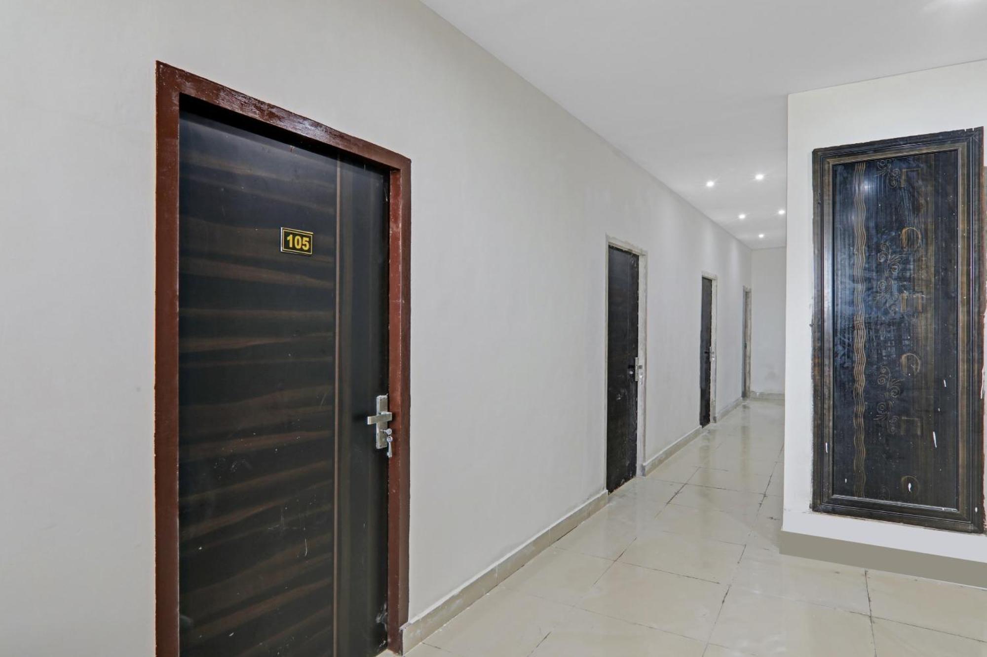 Hotel O Rudra Palace Near Phoenix United Lucknow Esterno foto